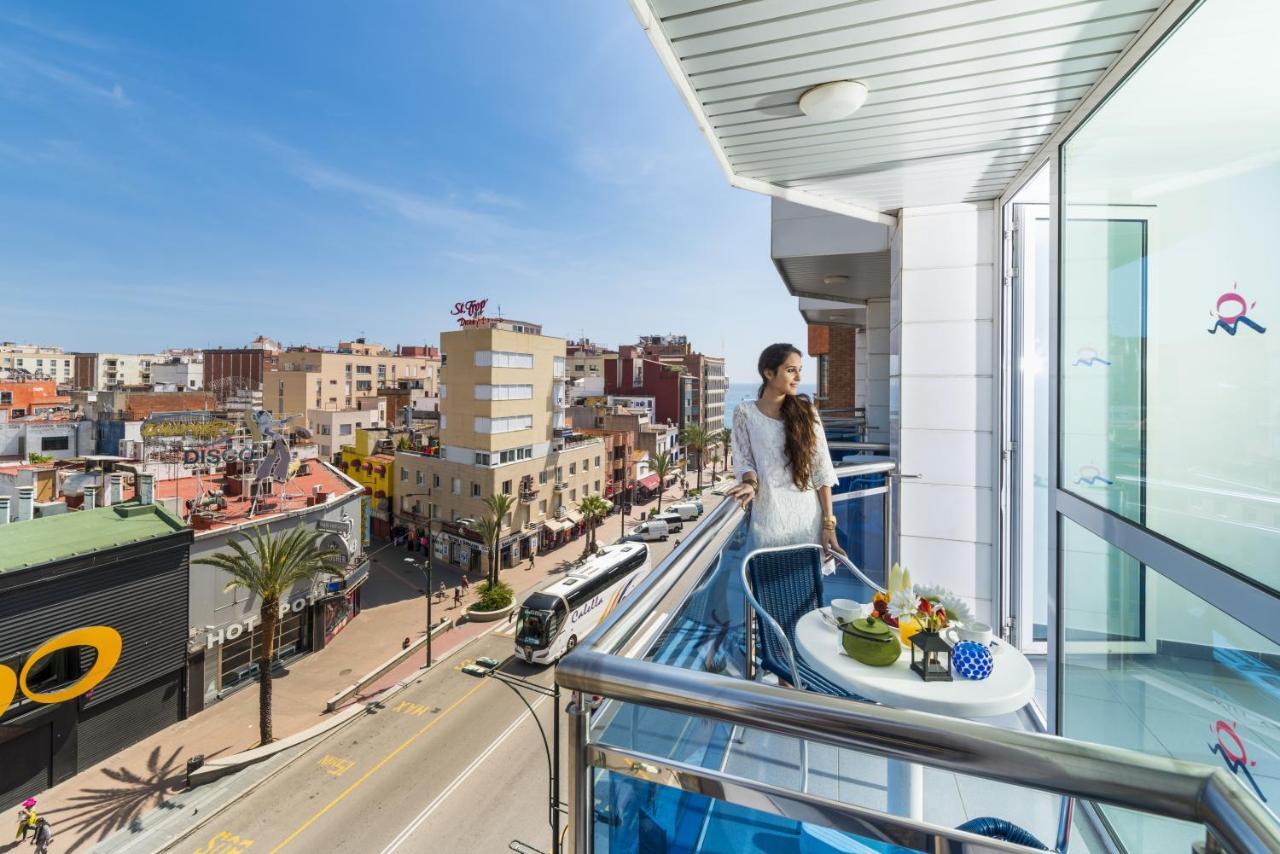 Apartaments Blau Lloret de Mar Oda fotoğraf